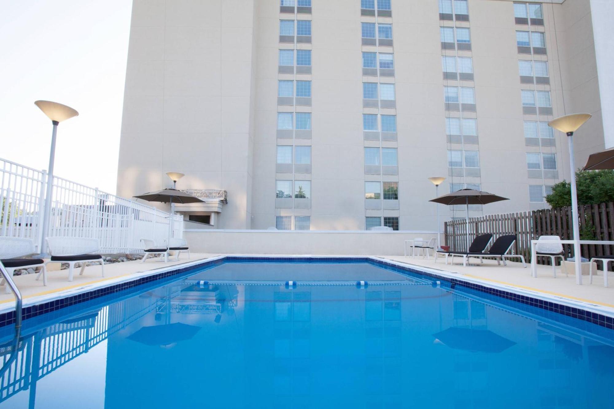 Sheraton Pittsburgh Airport Hotel Coraopolis Buitenkant foto
