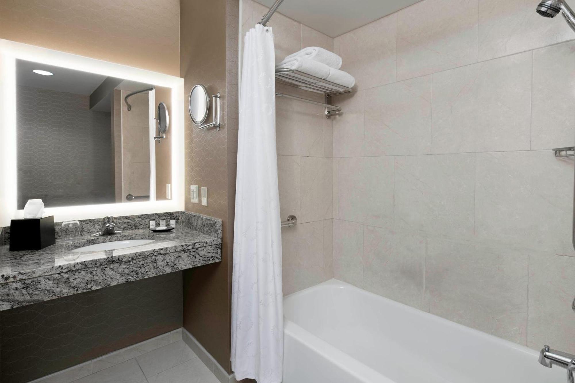 Sheraton Pittsburgh Airport Hotel Coraopolis Buitenkant foto